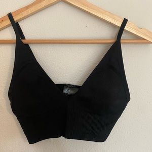 H&M black crop top
